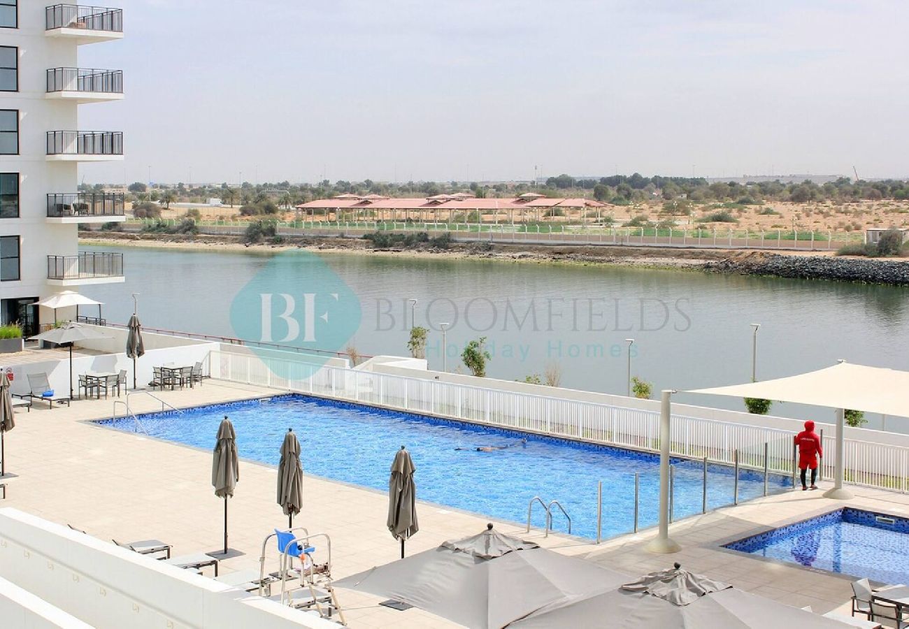 Apartment in Abu Dhabi - Bloomfields 1BR Canal View in Waters Edge Yas 