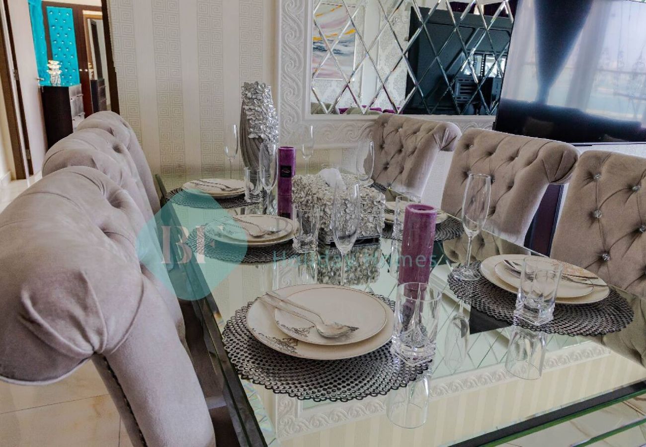 Apartment in Abu Dhabi - Bloomfields Grandeur 3BR in Wave Tower Al Reem 