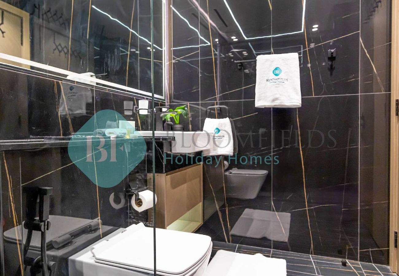 Apartment in Dubai - Bloomfields Stylish 1BR Binghatti Heights JVC 