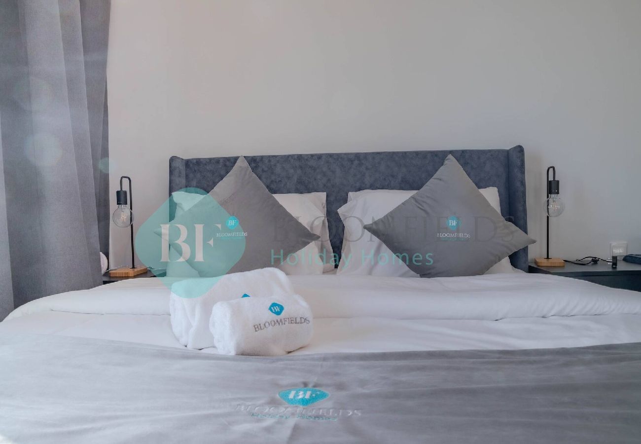 Apartment in Abu Dhabi - Bloomfields Stunning STU in Oasis Masdar City 