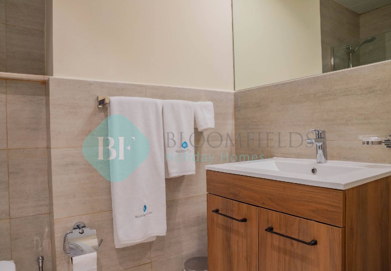 Apartment in Abu Dhabi - Bloomfields Stunning STU in Oasis Masdar City 