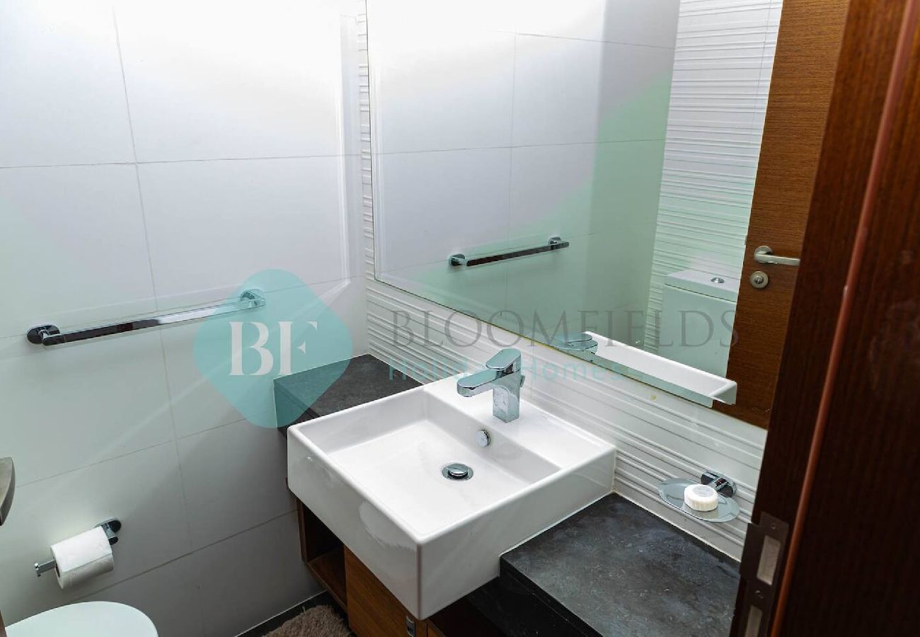 Apartment in Abu Dhabi - Bloomfields 1BR Amazing Sky View at Gate Tower 