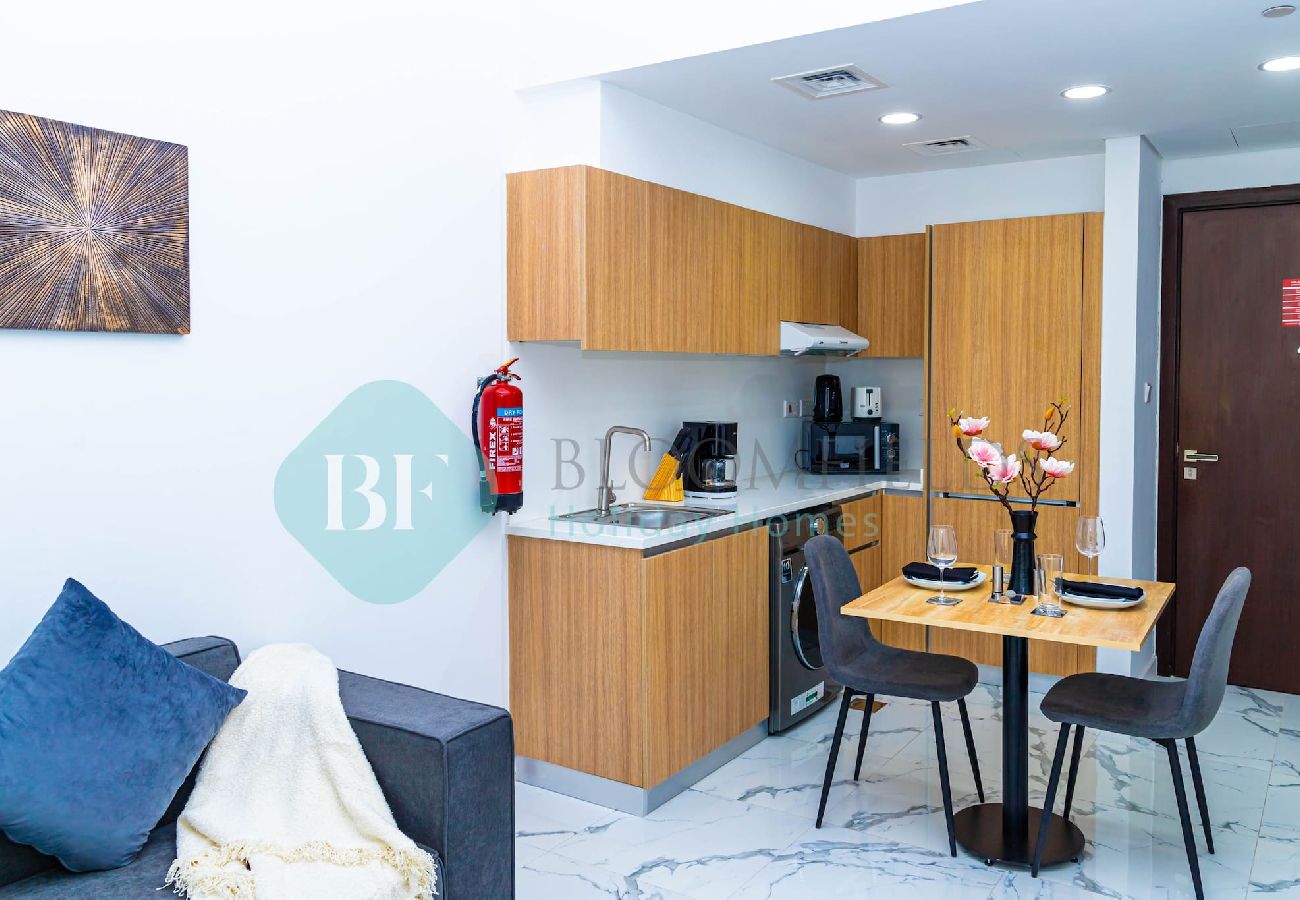 Apartment in Abu Dhabi - Bloomfields Modern 1BR in Oasis Masdar City 