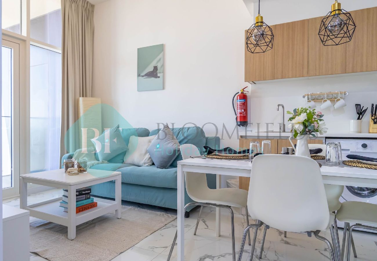 Apartment in Abu Dhabi - Bloomfields Especial 1BR In Masdar City Oasis 