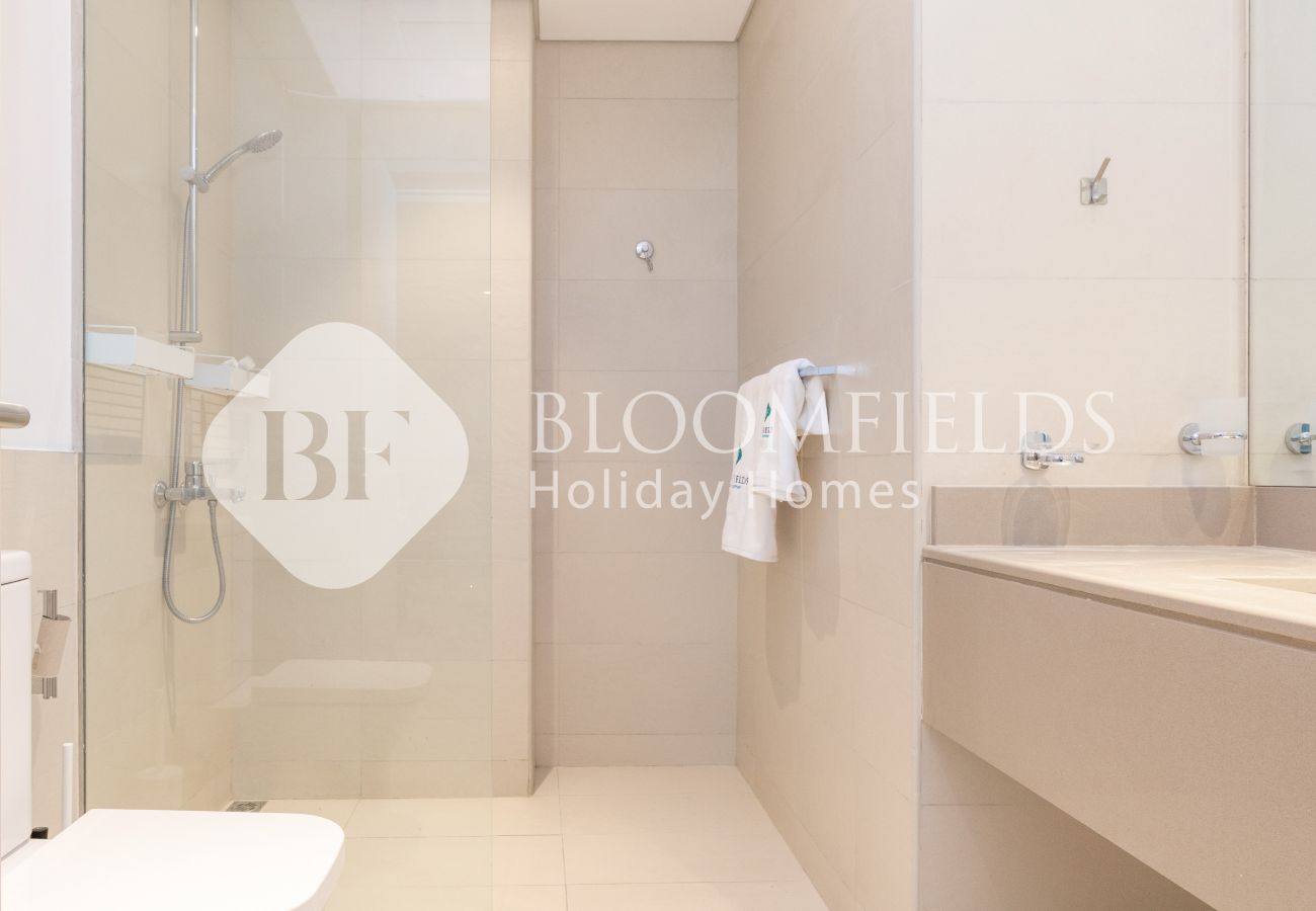 Apartment in Abu Dhabi - Bloomfields Spacious 1Br Water's Edge 