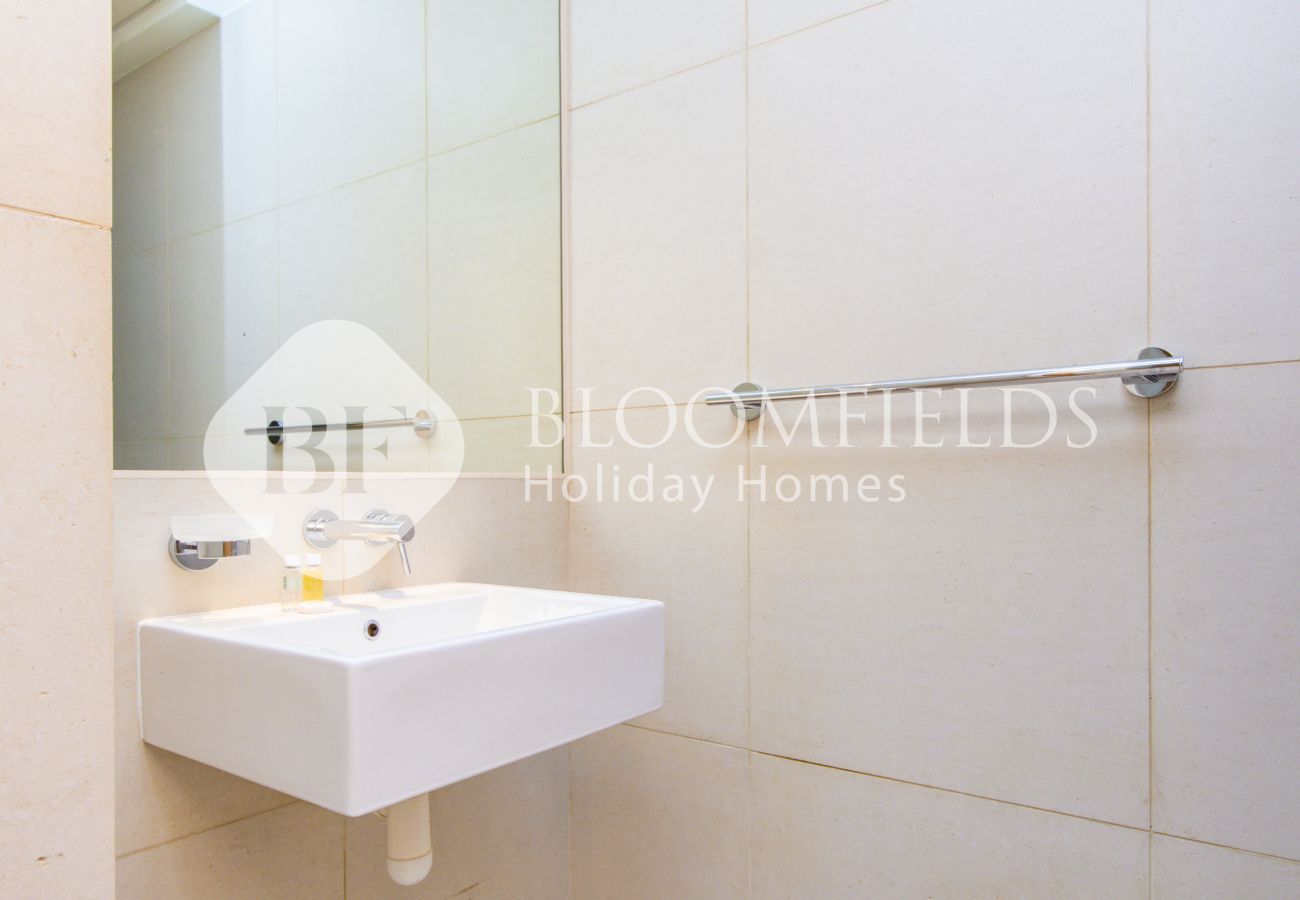 Apartment in Abu Dhabi - Bloomfields 1BR St Regis in Saadiyat
