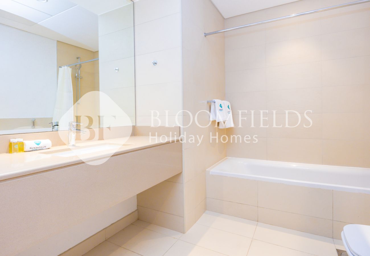 Apartment in Abu Dhabi - Bloomfields Royal 2Br Water edge