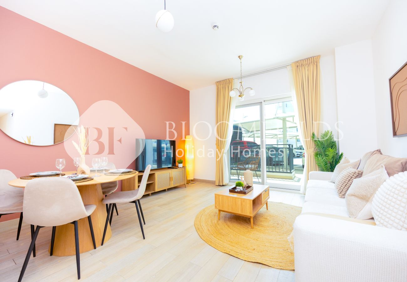 Apartment in Abu Dhabi - Bloomfields Royal 2Br Water edge