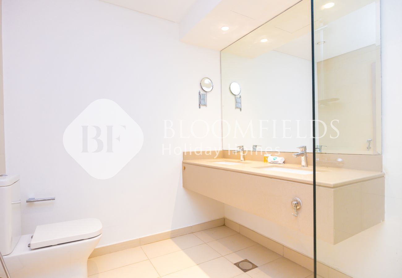 Apartment in Abu Dhabi - Bloomfields Royal 2Br Water edge