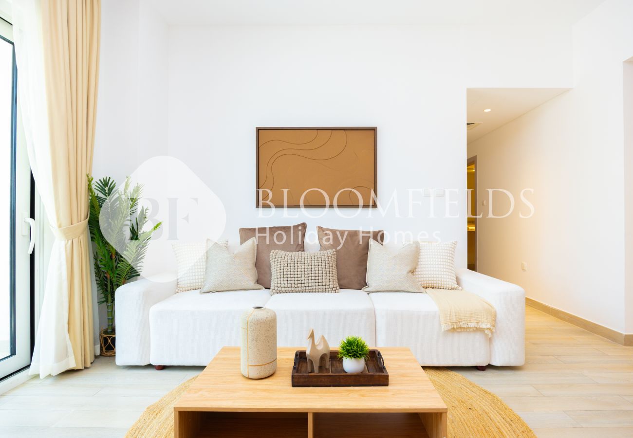 Apartment in Abu Dhabi - Bloomfields Royal 2Br Water edge