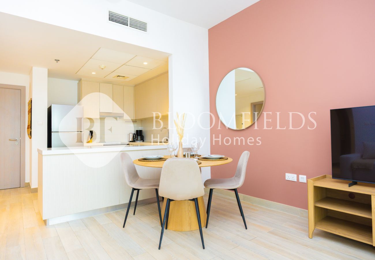 Apartment in Abu Dhabi - Bloomfields Royal 2Br Water edge