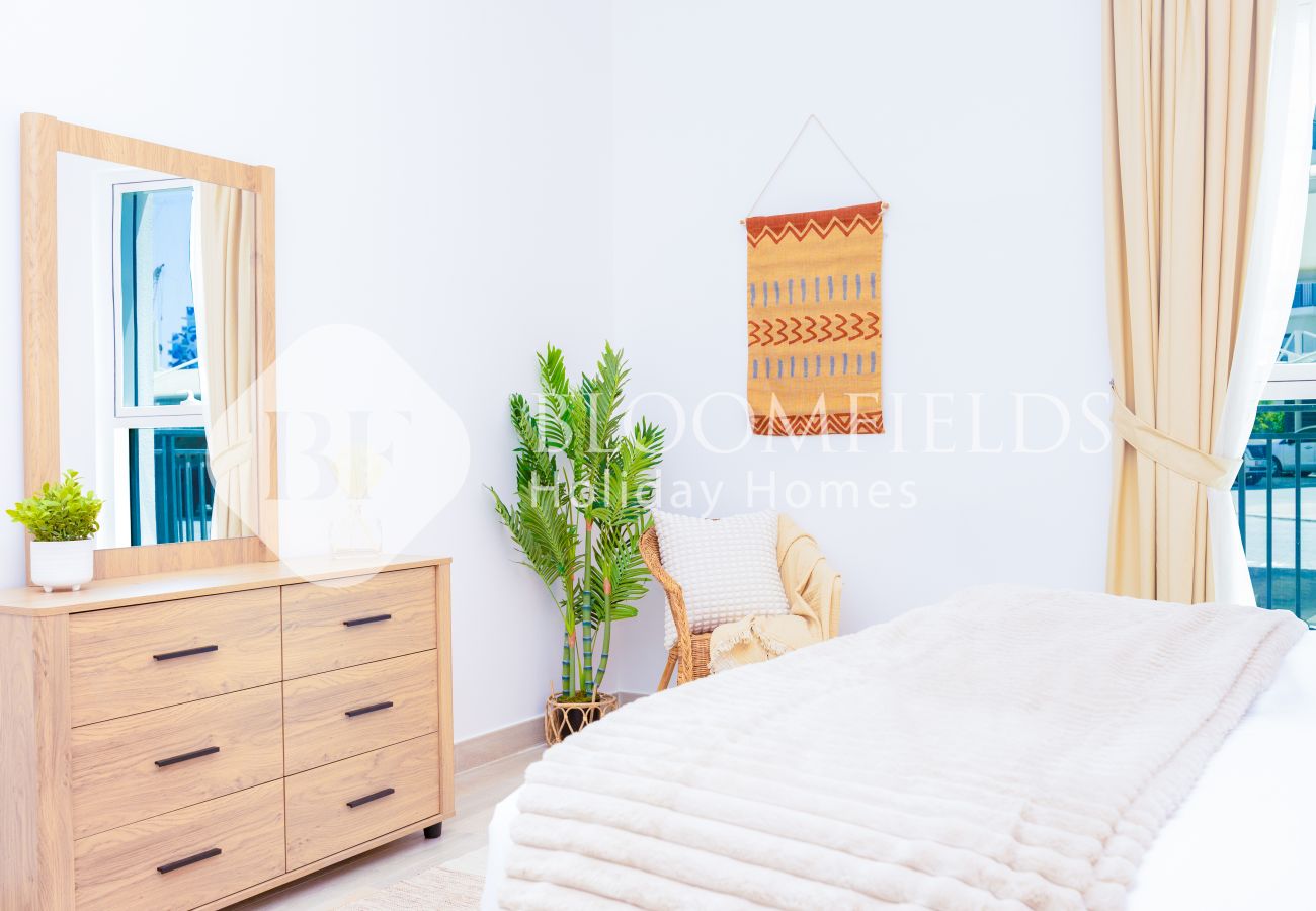 Apartment in Abu Dhabi - Bloomfields Royal 2Br Water edge