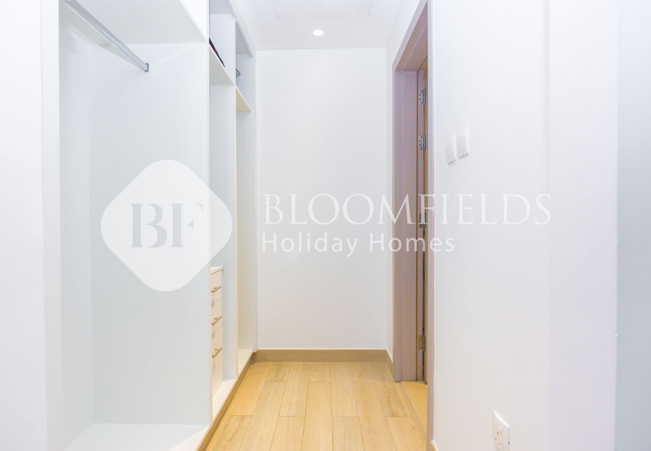 Apartment in Abu Dhabi - Bloomfields Royal 2Br Water edge