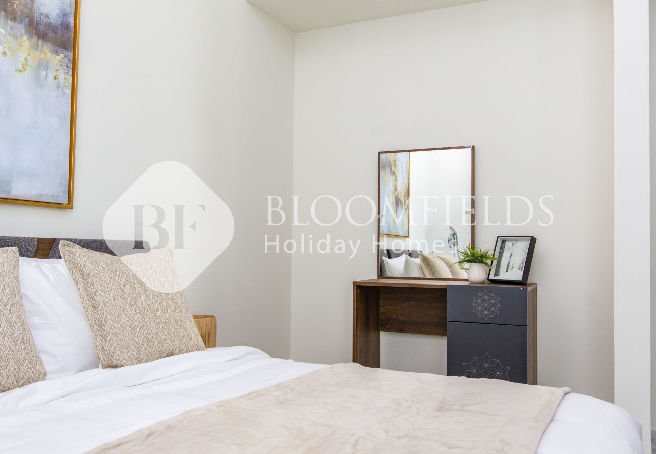 Apartment in Dubai - Bloomfields 1BR The Executive Suite Amazing Burj Khalifa View