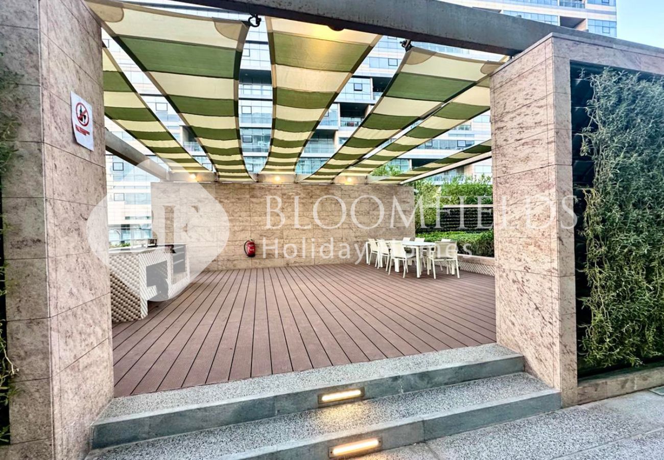 Apartment in Abu Dhabi - Bloomfields Grandeur 1BR In Lamar Raha