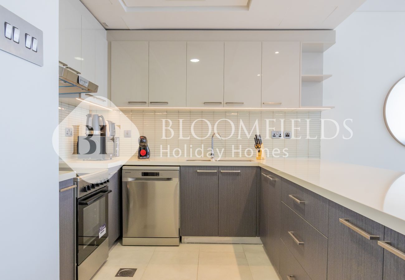 Apartment in Abu Dhabi - Bloomfields Grandeur 1BR In Lamar Raha
