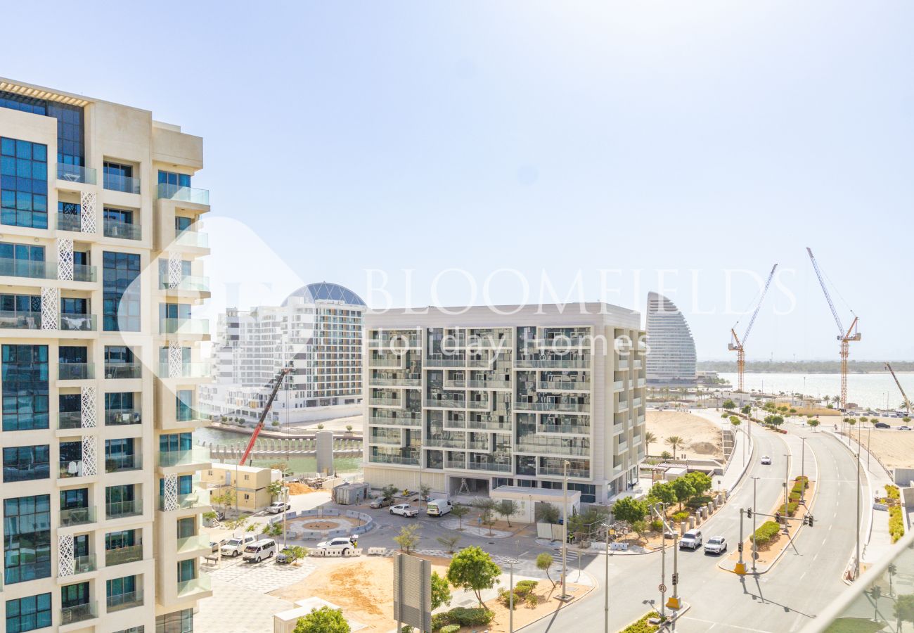 Apartment in Abu Dhabi - Bloomfields Grandeur 1BR In Lamar Raha