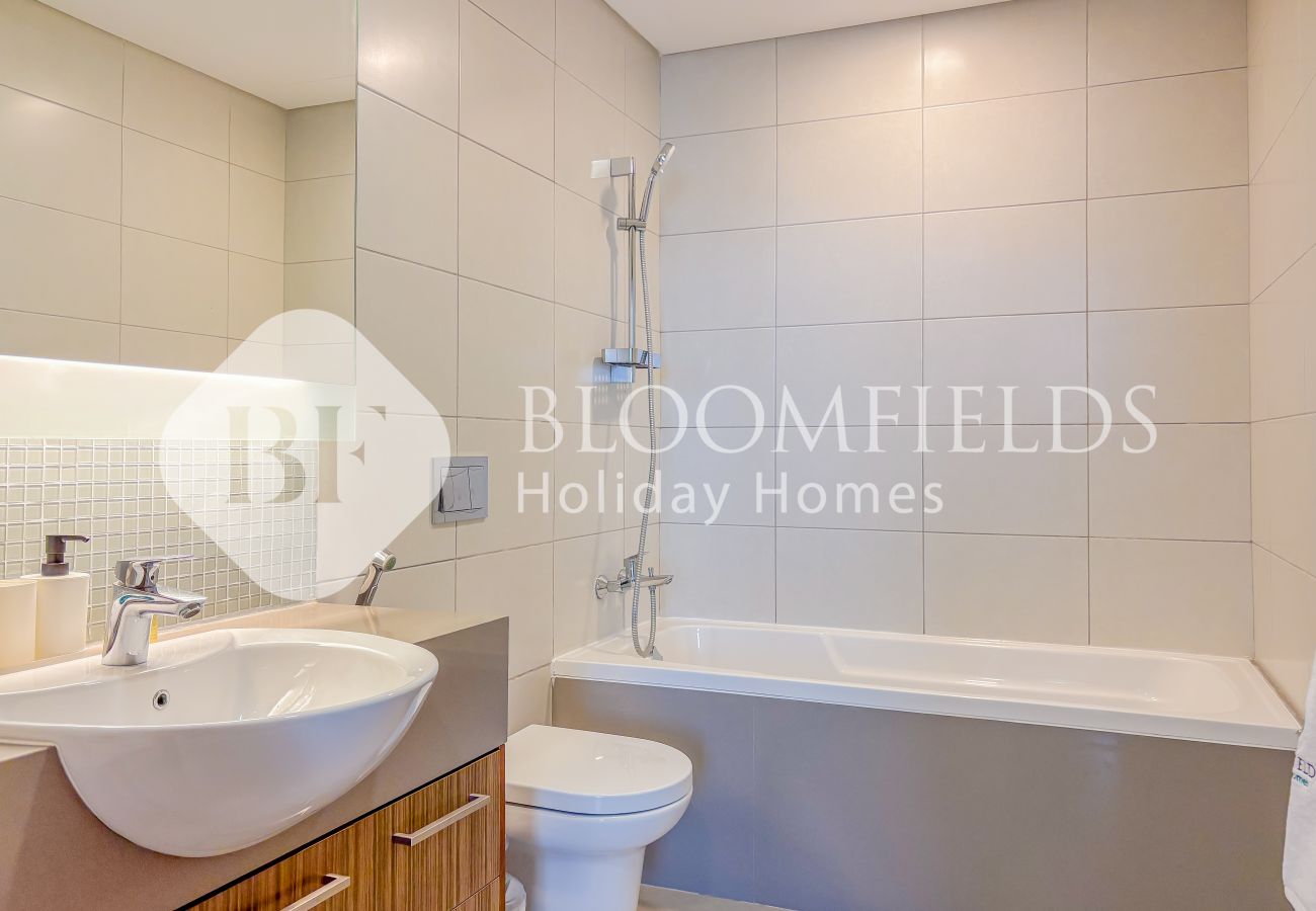 Apartment in Abu Dhabi - Bloomfields Grandeur 1BR In Lamar Raha