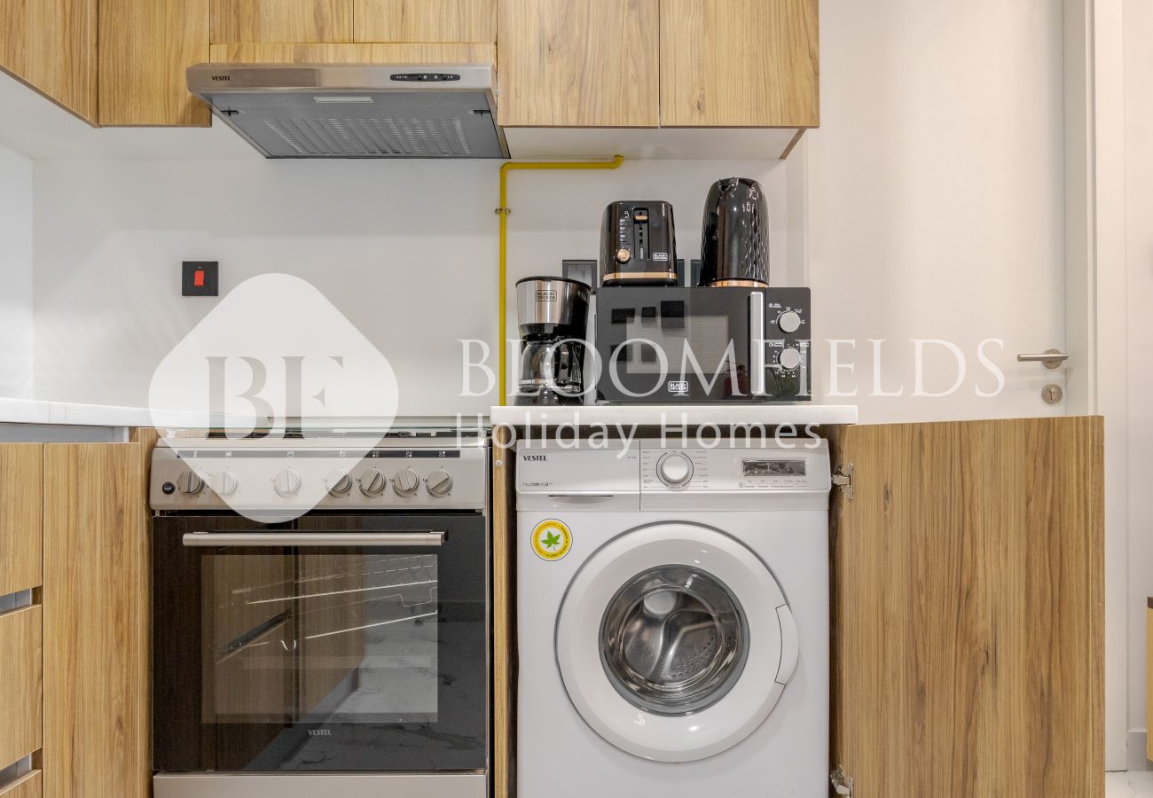 Apartment in Abu Dhabi - Bloomfields Magnificent 1Br Al Maryah Island