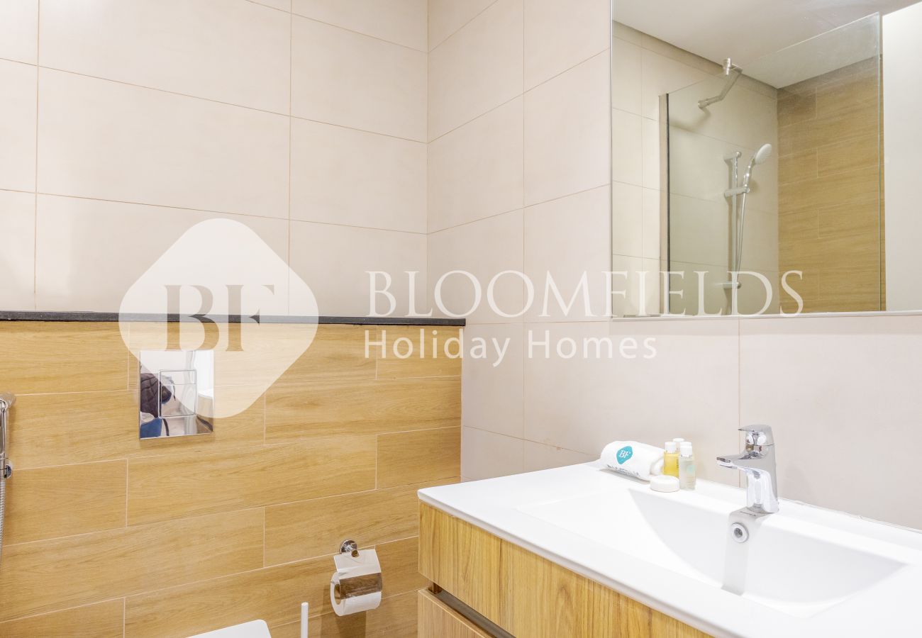 Apartment in Abu Dhabi - 336 -Bloomfields Stylish 1BR In Al Maryah Vista 