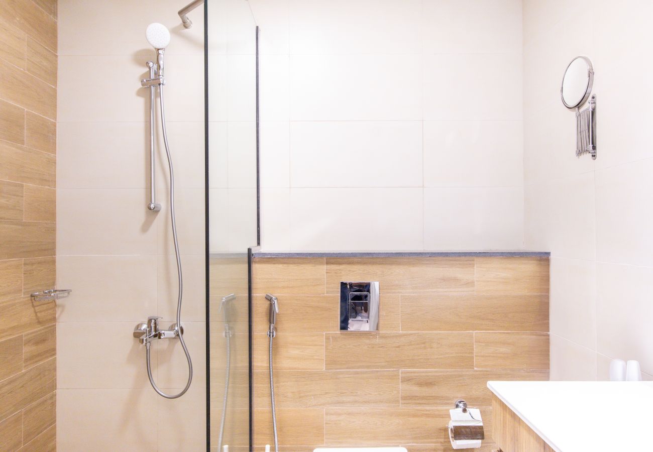 Apartment in Abu Dhabi - 503 -Bloomfields Modern 1BR In Al Maryah Vista 