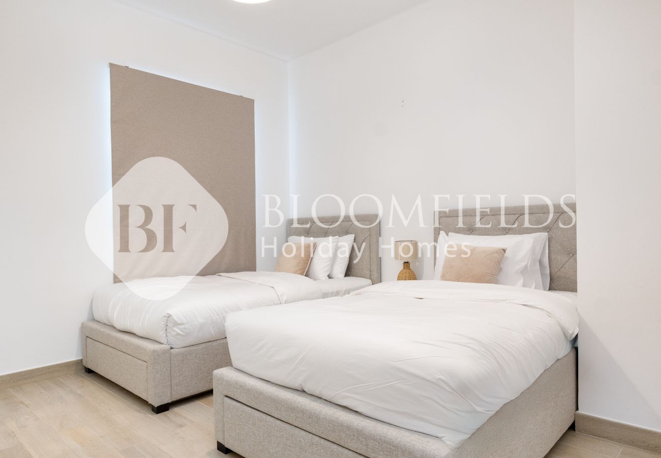 Apartment in Abu Dhabi - Bloomfields Luxurious 2Br Water Edge