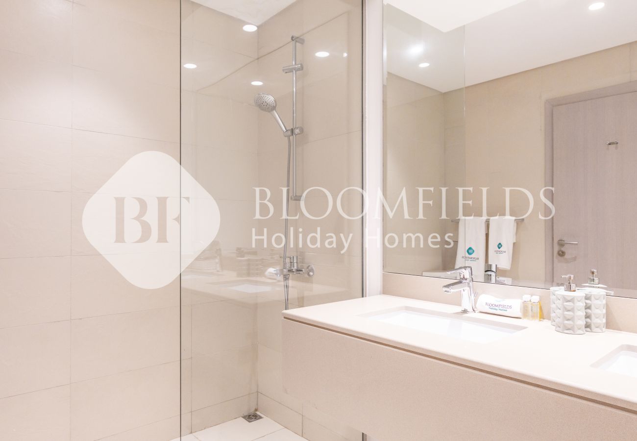 Apartment in Abu Dhabi - Bloomfields Luxurious 2Br Water Edge