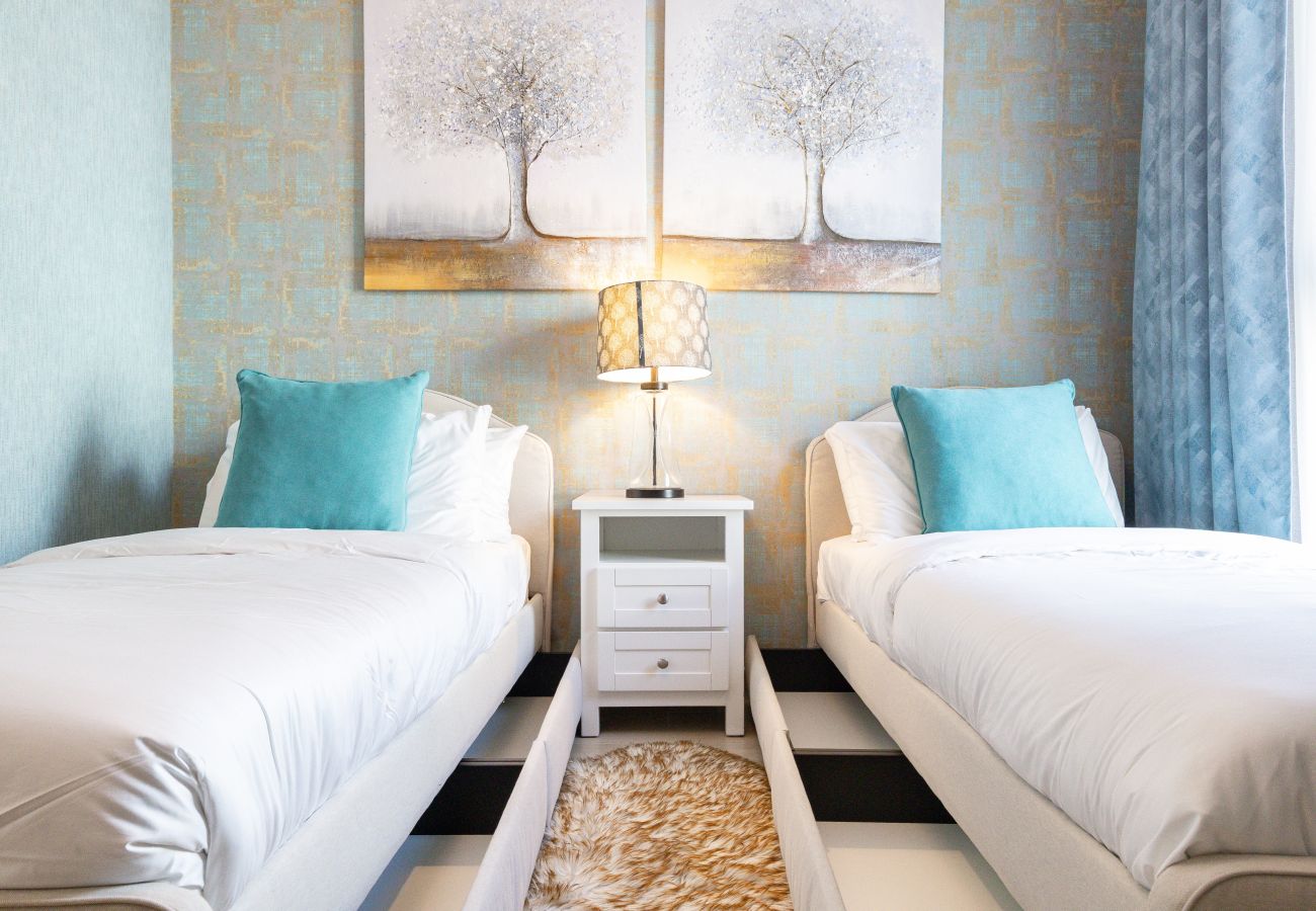 Apartment in Abu Dhabi - Bloomfields Tranquil 2BR Waters Edge