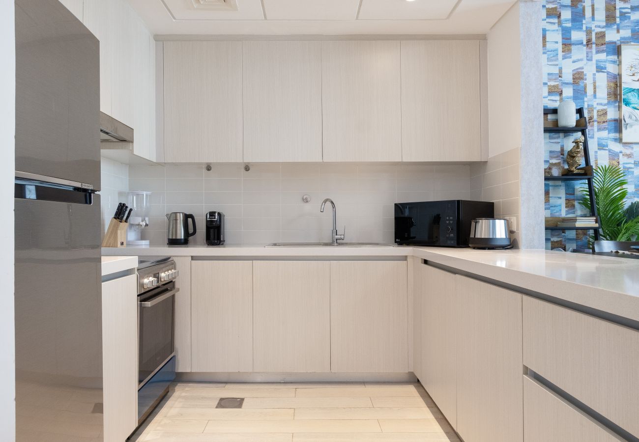 Apartment in Abu Dhabi - Bloomfields Tranquil 2BR Waters Edge