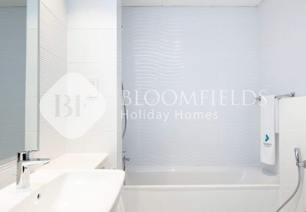 Apartment in Abu Dhabi - Bloomfields Coastal Calm 1BR Ajwan Soul Beach Access