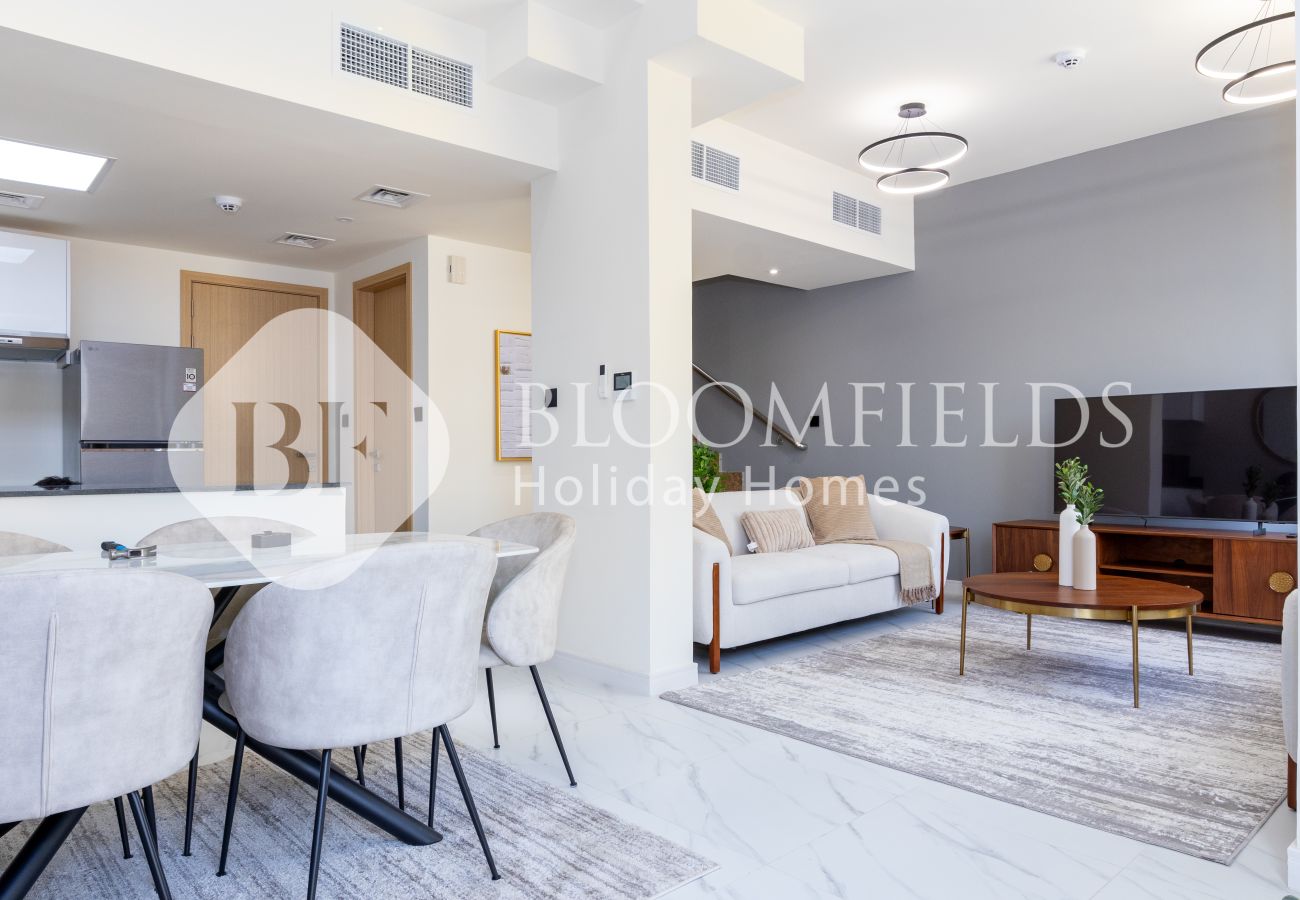 Apartment in Dubai - Bloomfields 2BR Elegant In Rukan