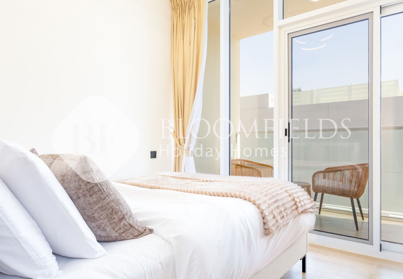 Apartment in Dubai - Bloomfields 2BR Elegant In Rukan