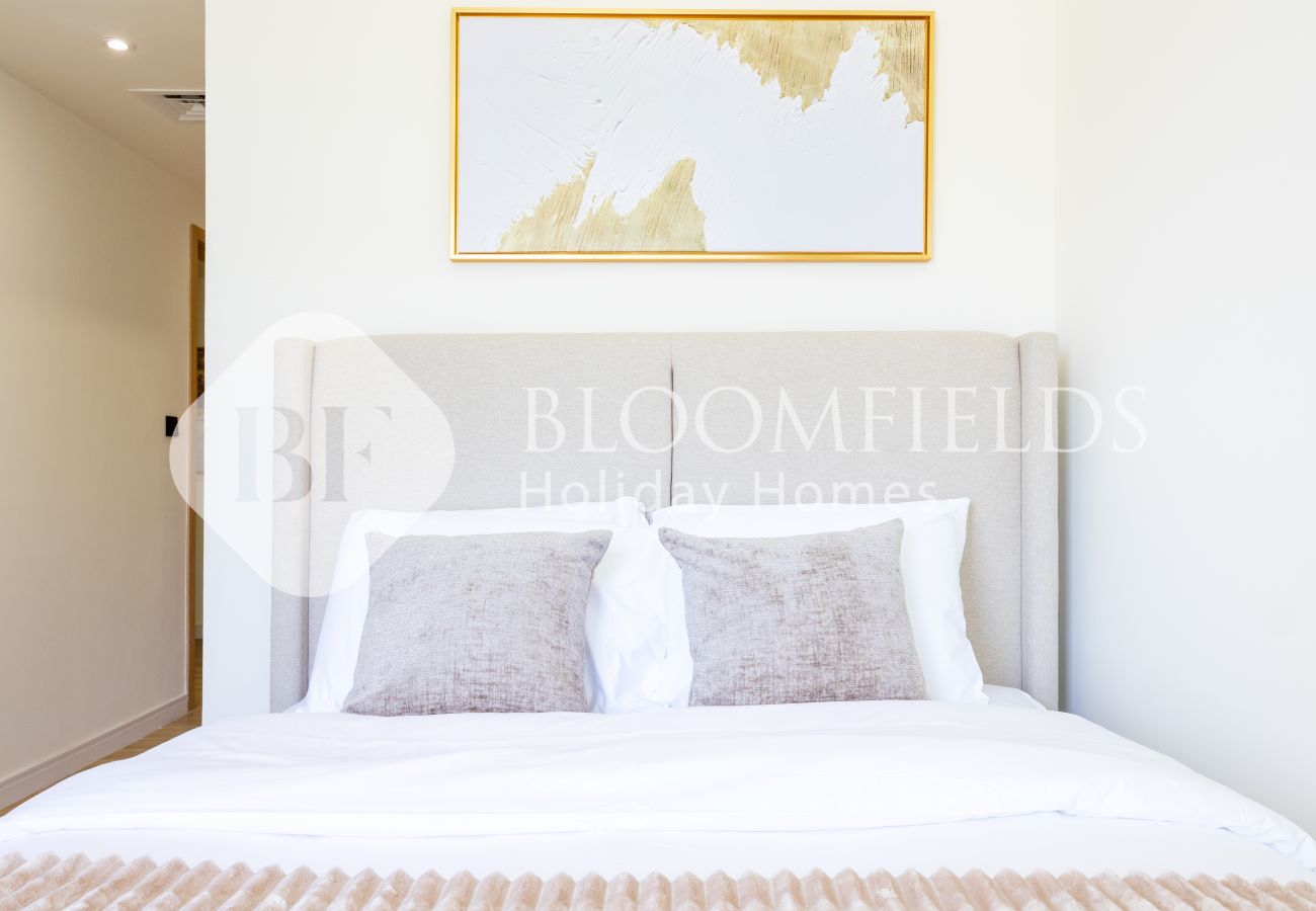 Apartment in Dubai - Bloomfields 2BR Elegant In Rukan