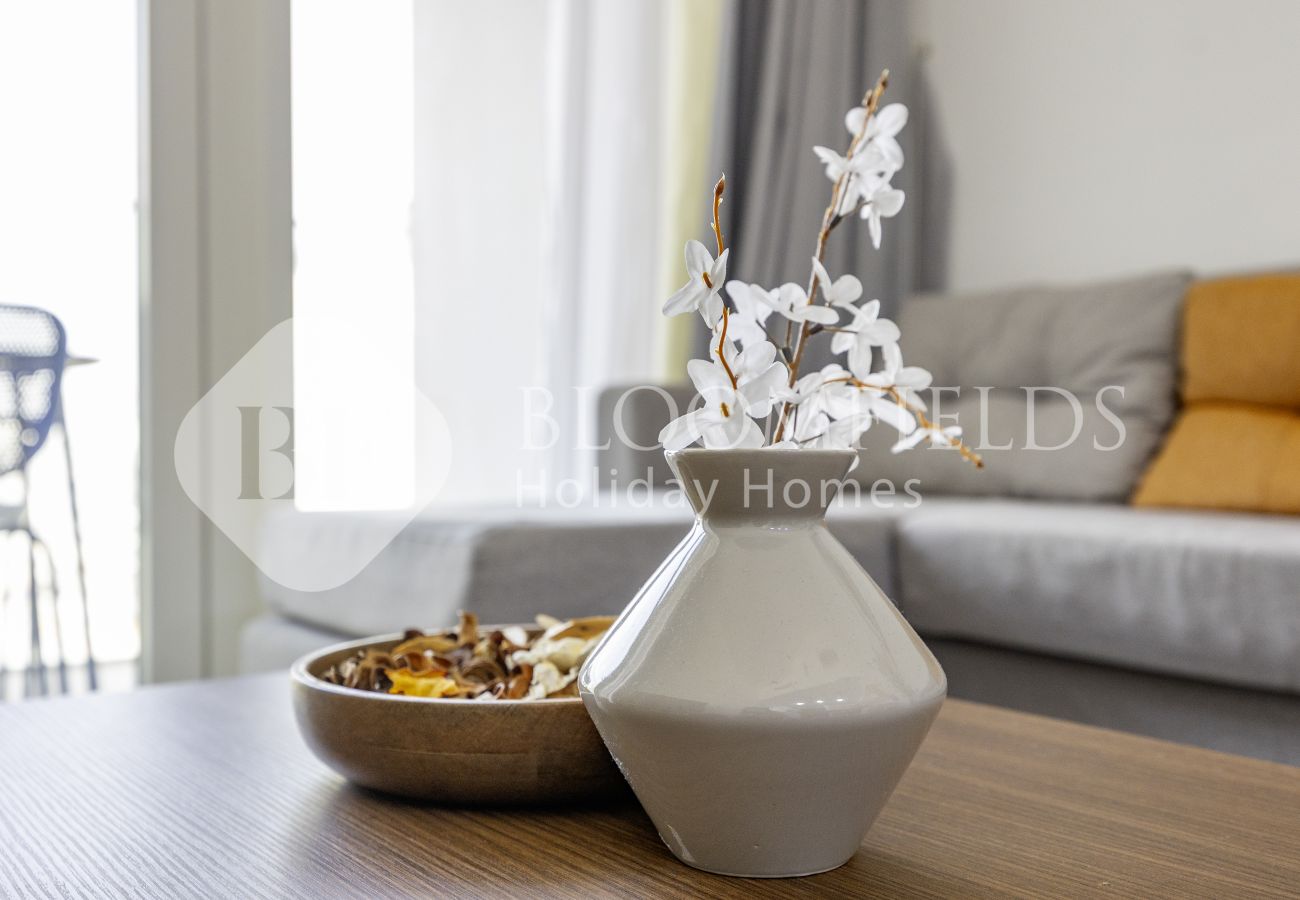 Apartment in Abu Dhabi -  732-Bloomfields Delight 1BR In Masdar City