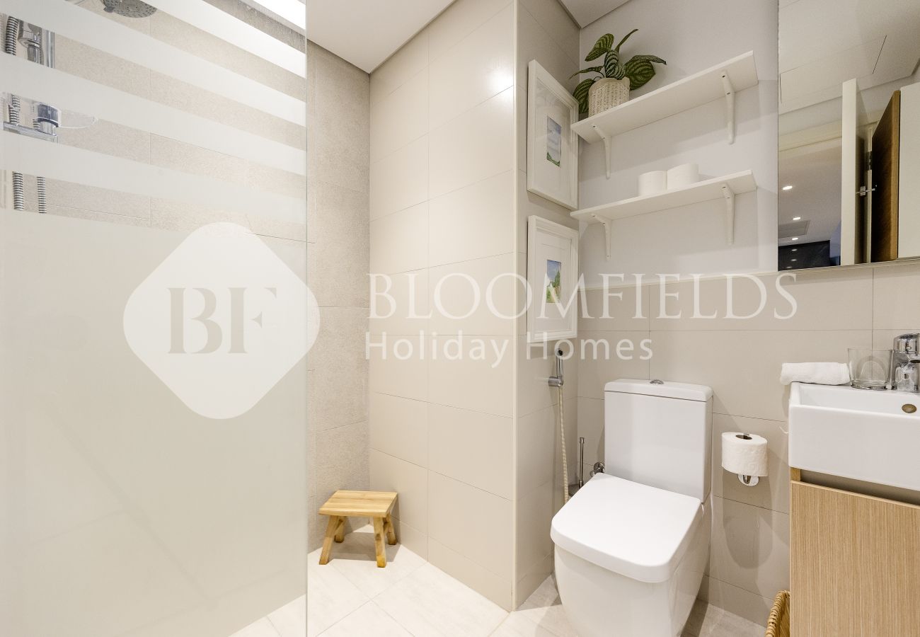 Apartment in Abu Dhabi - 1303-Bloomfields Stylish 1BR The Bridges
