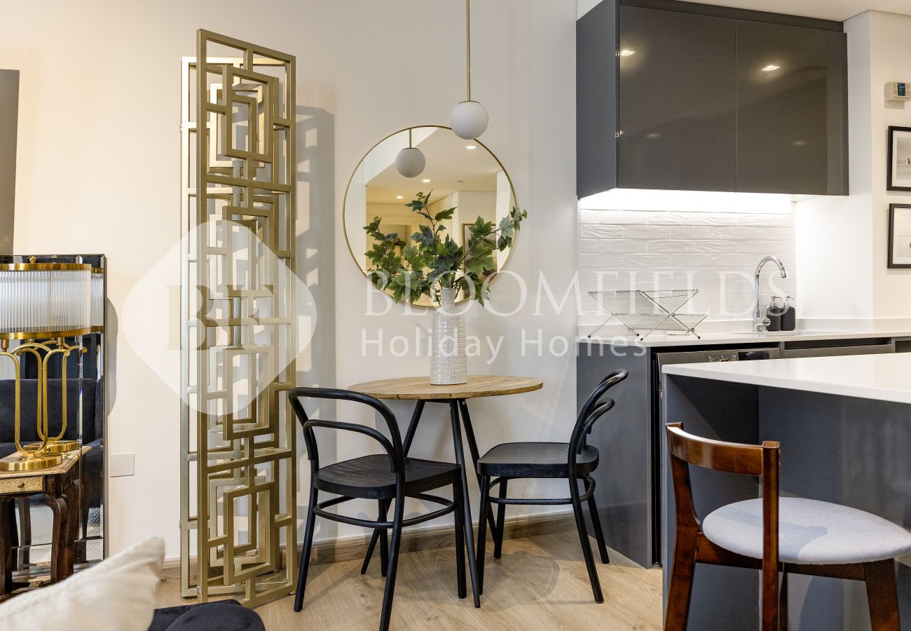 Apartment in Abu Dhabi - 1303-Bloomfields Stylish 1BR The Bridges