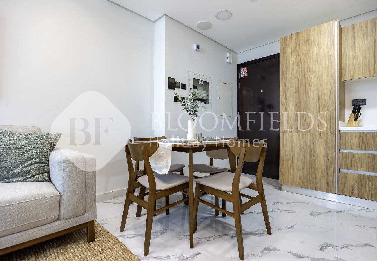 Apartment in Abu Dhabi - Bloomfields Soul Stay 1BR Al Maryah Vista