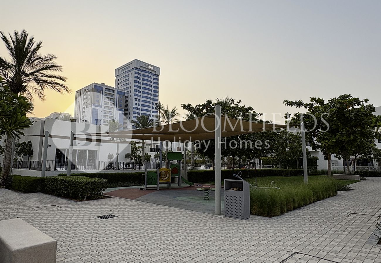Villa in Fujairah - Bloomfields 2BR Iconic Villa With Beach Access