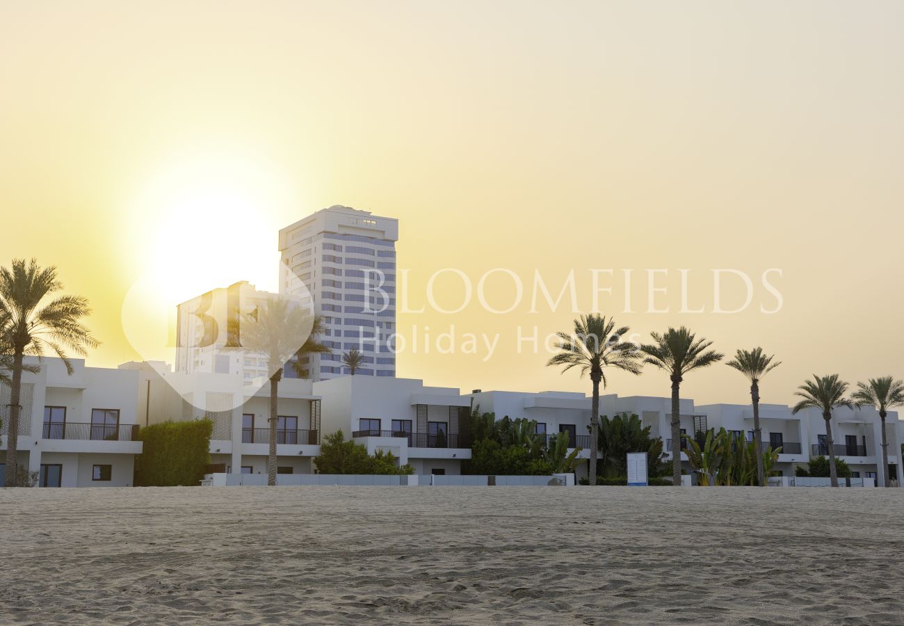 Villa in Fujairah - Bloomfields 2BR Iconic Villa With Beach Access