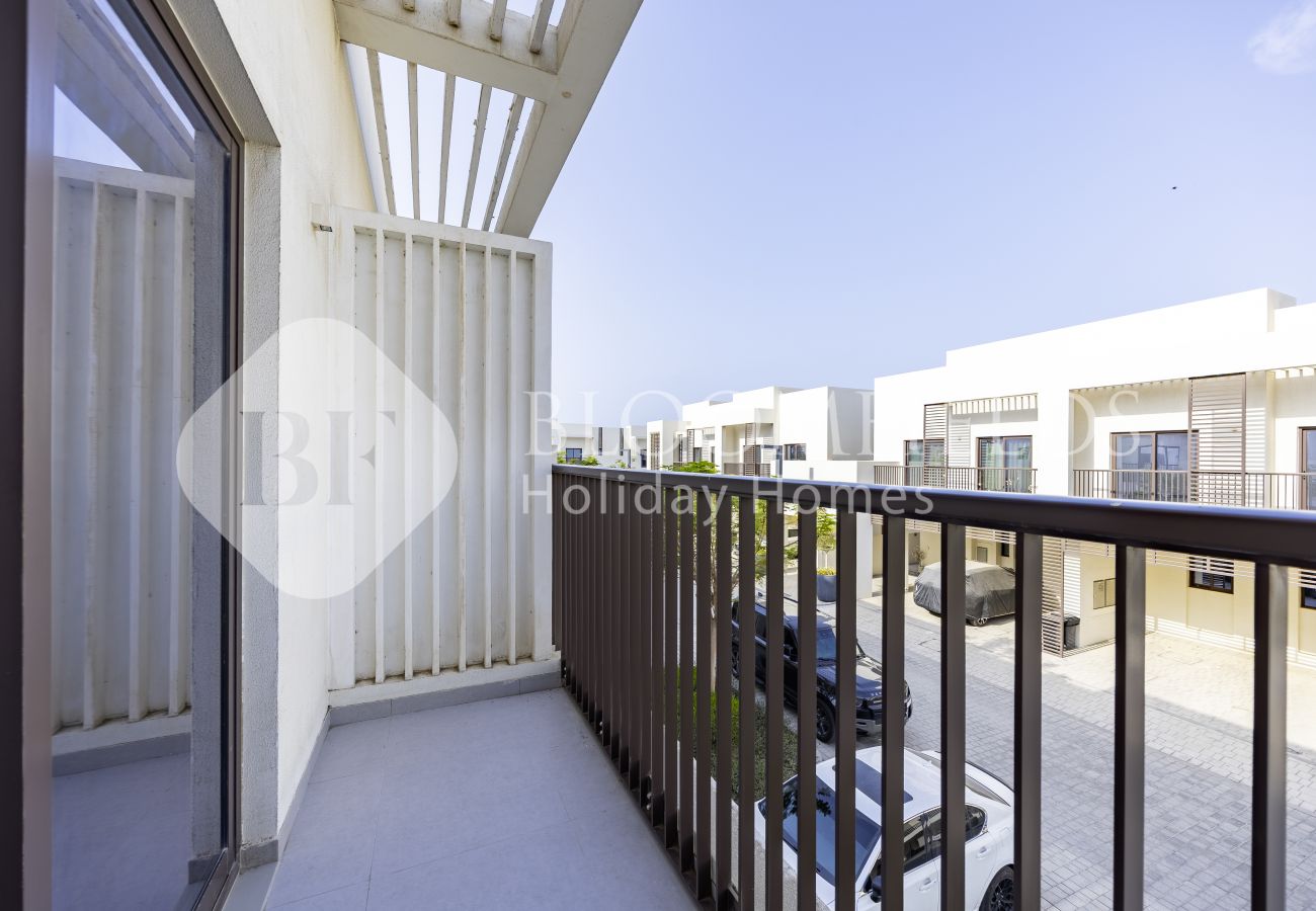 Villa in Fujairah - Bloomfields 2BR Iconic Villa With Beach Access