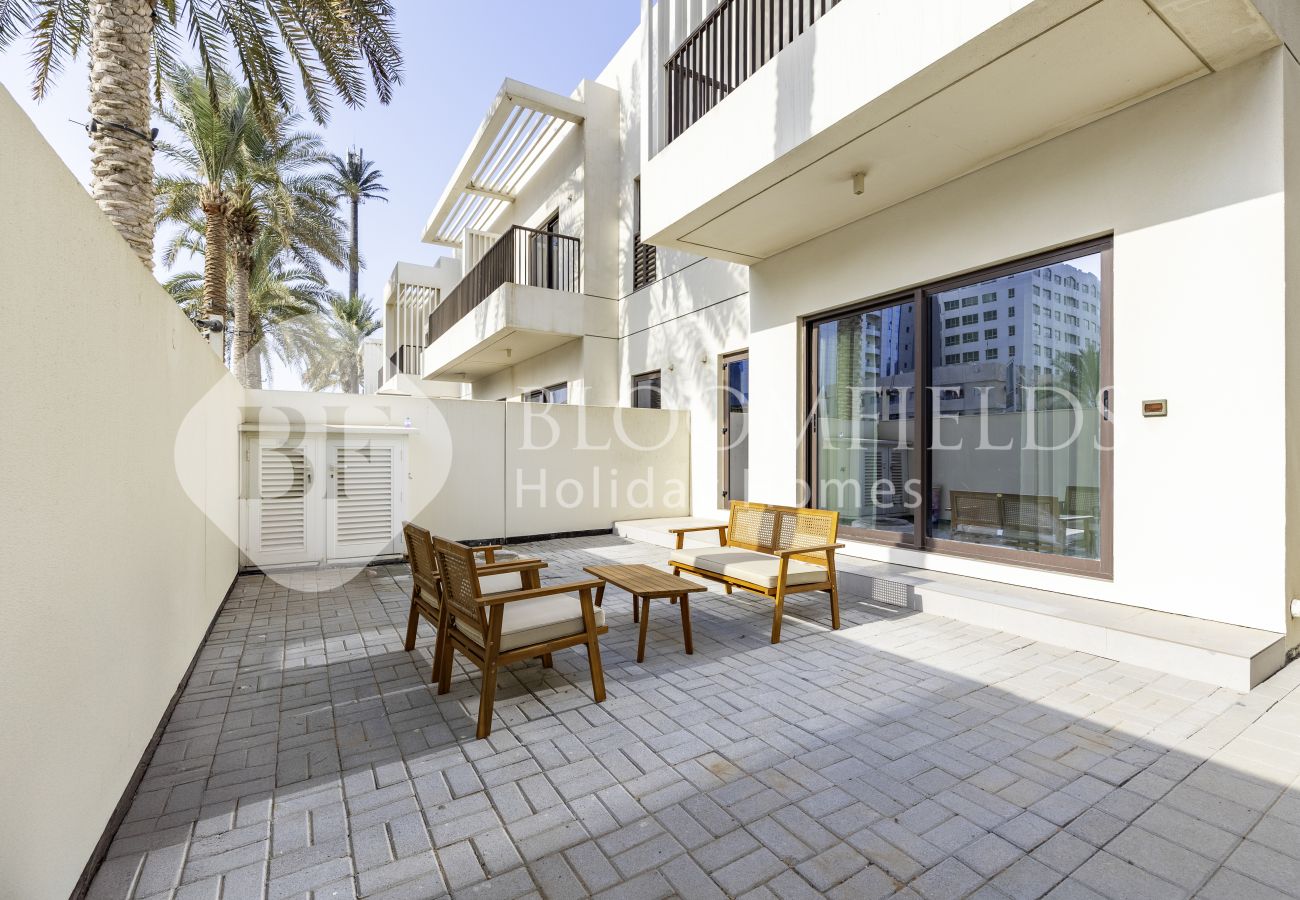 Villa in Fujairah - Bloomfields 2BR Iconic Villa With Beach Access
