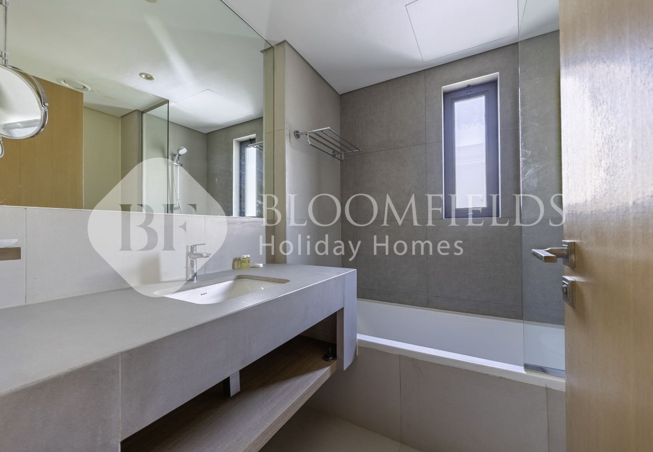 Villa in Fujairah - Bloomfields 2BR Iconic Villa With Beach Access
