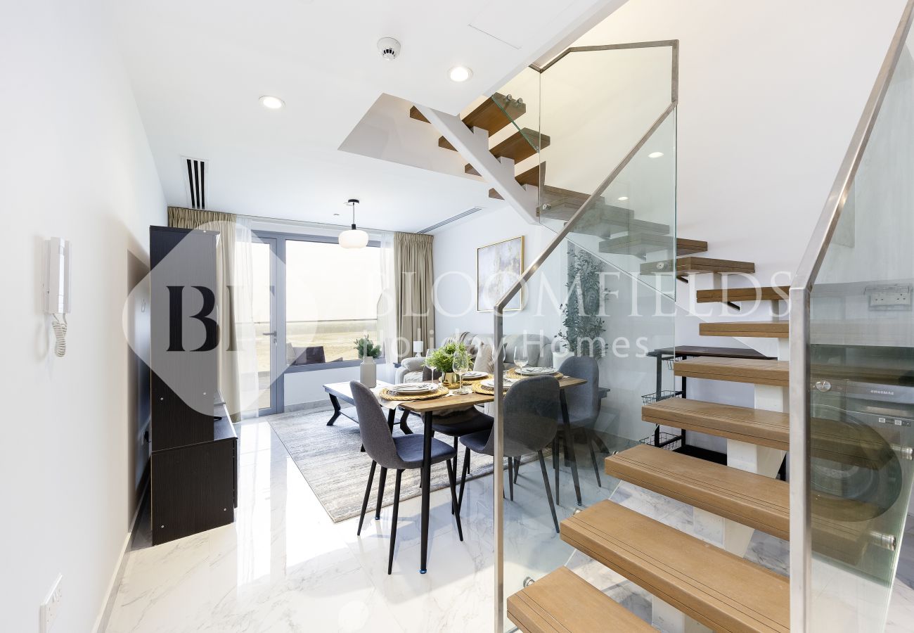 Apartment in Abu Dhabi - Bloomfileds Memorable 2BR Duplex Masdar City