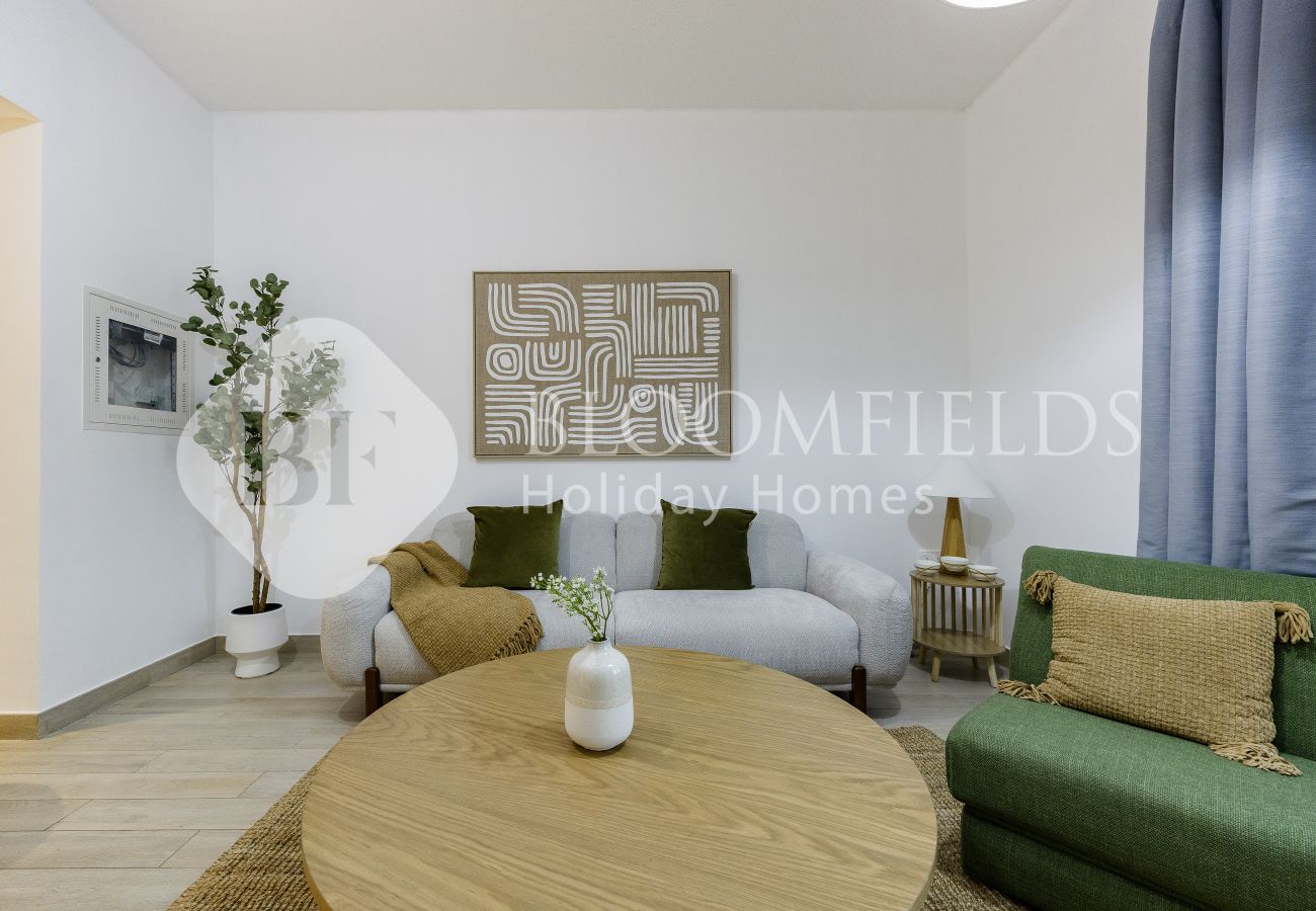 Apartment in Abu Dhabi - Bloomfields Comfortable 1Br IN Water Edge