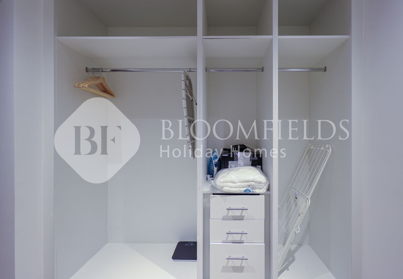 Apartment in Abu Dhabi - Bloomfields Fantastic 2BR In Water Edge 