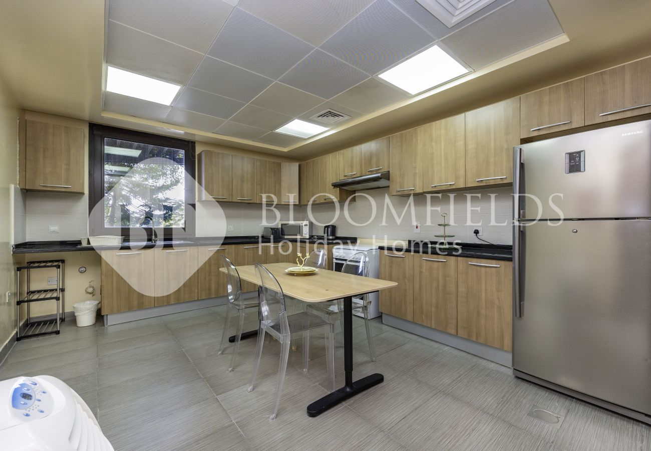 Apartment in Fujairah - Bloomfields Luxurious 2BR+Maid's Room 