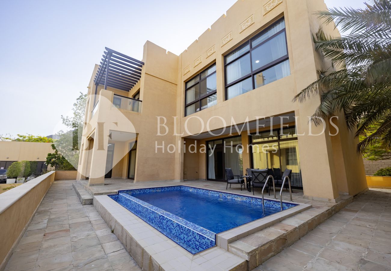 Villa in Fujairah - Bloomfields 3Br Iconic Villa Mina Al Fajer