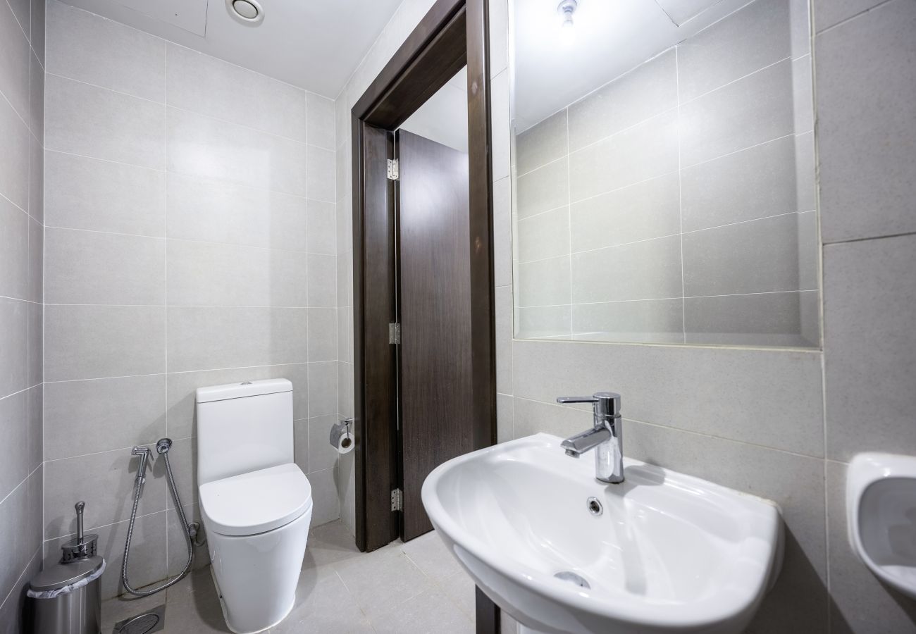 Apartment in Abu Dhabi - Bloomfields Stylish 1BR Marina Bay 