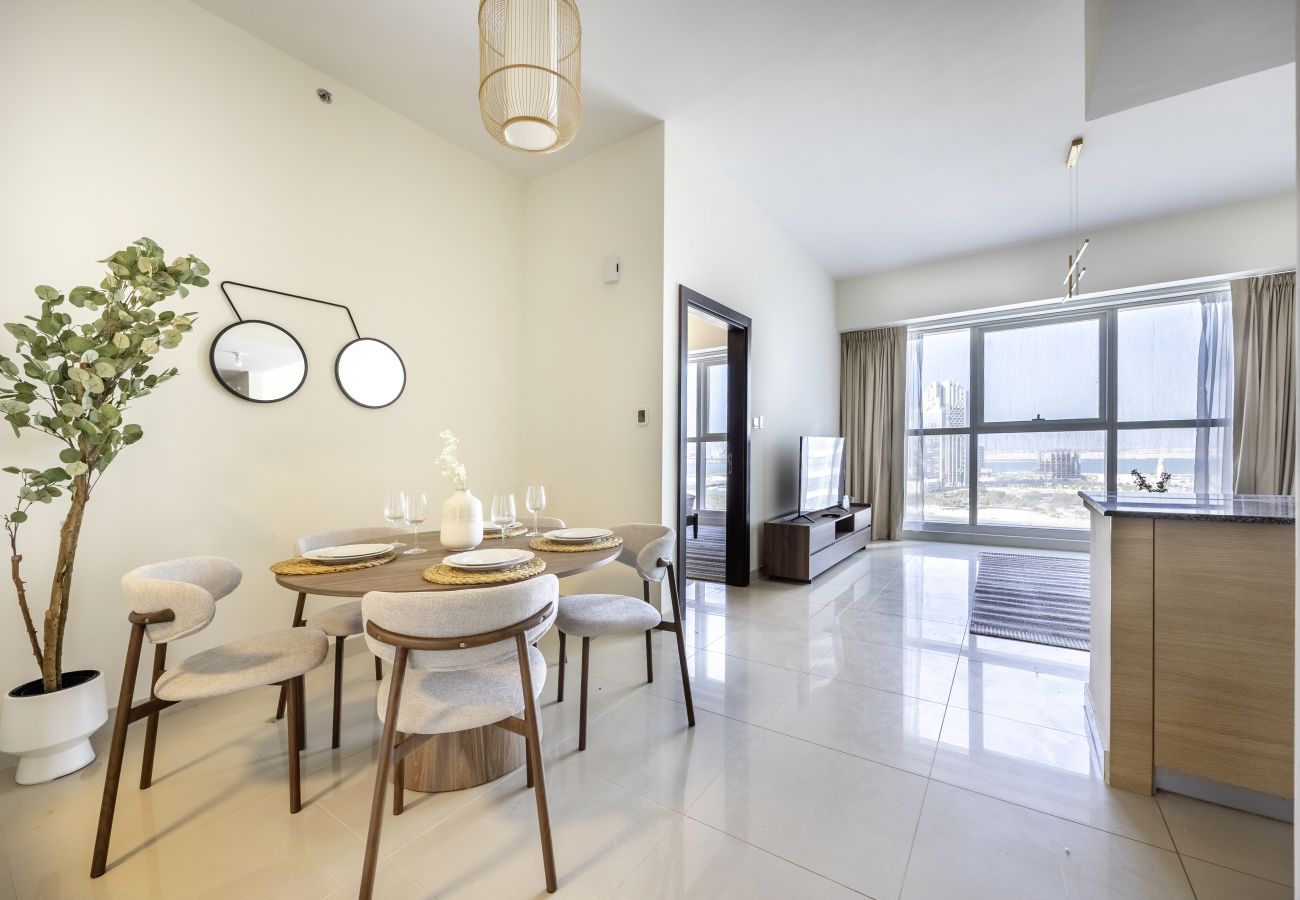 Apartment in Abu Dhabi - Bloomfields Stylish 1BR Marina Bay 