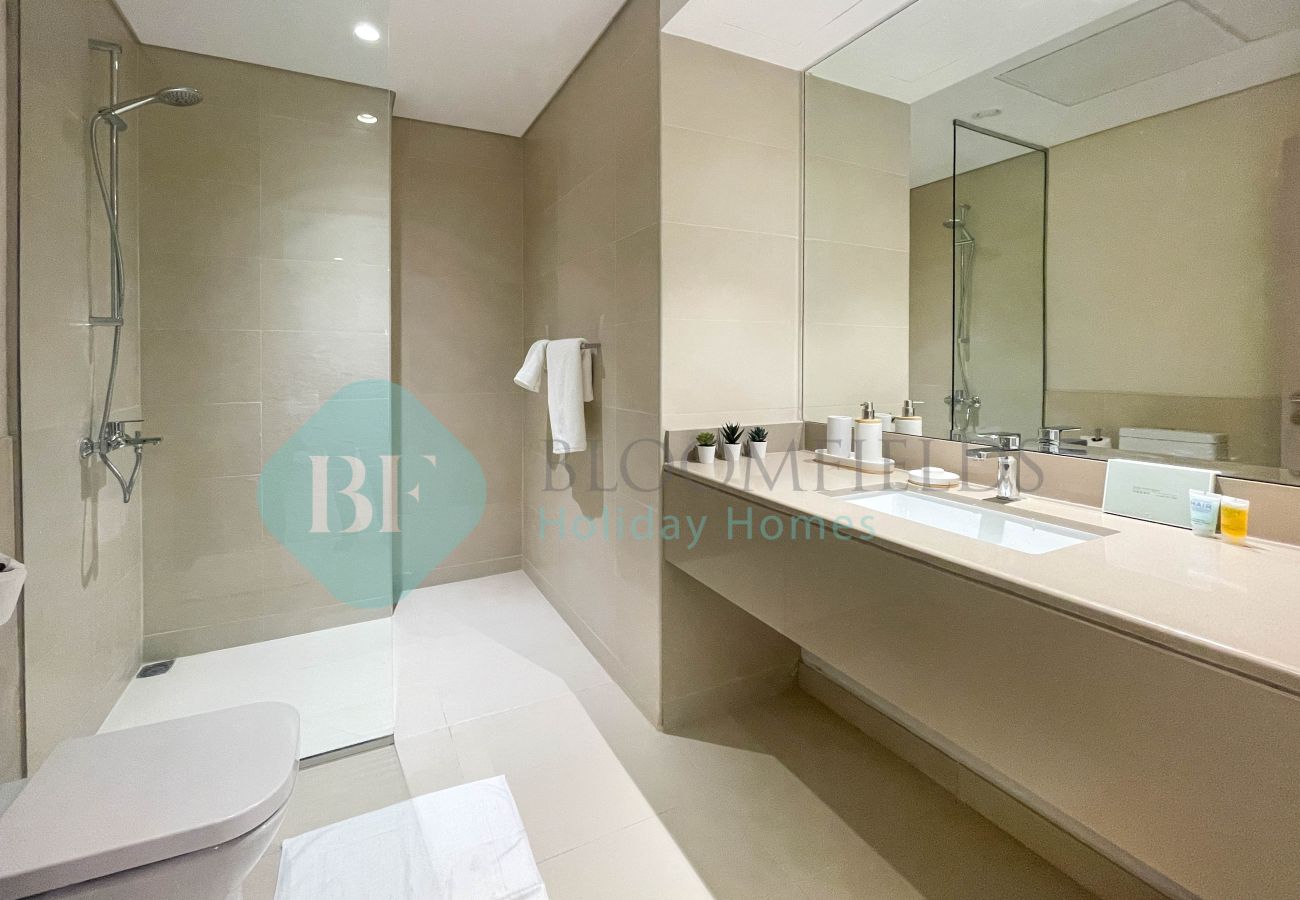 Apartment in Abu Dhabi - Bloomfields Relaxing 1-BR in Yas Island Water’s Edge